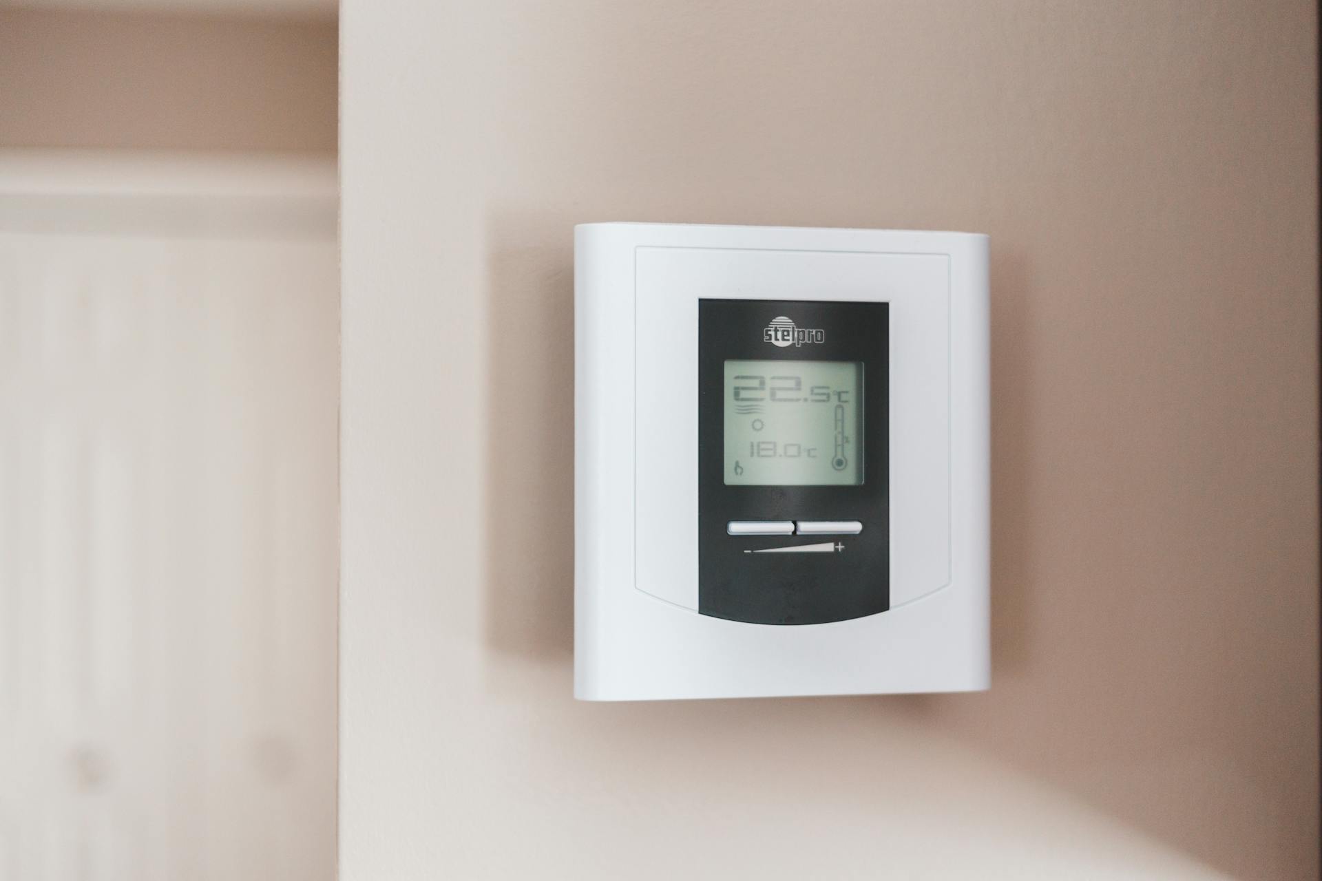 How to Find the Right Replacement Thermostat for Your HVAC System