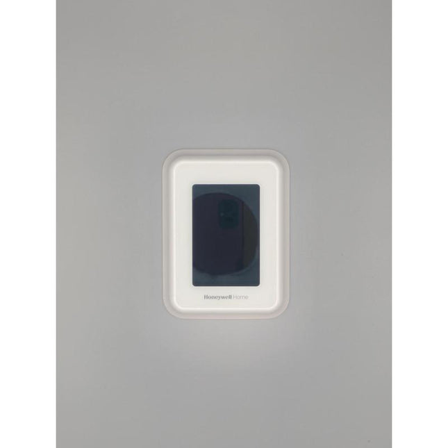 Honeywell Home Thermostat RCHT9610WFW2004 | Refurbished