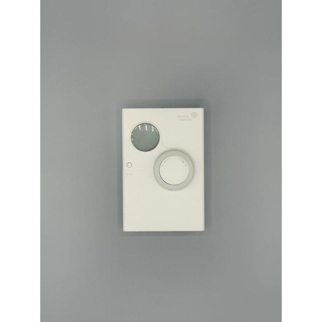 Johnson Controls NS-BPB7001-0 Thermostat | Refurbished