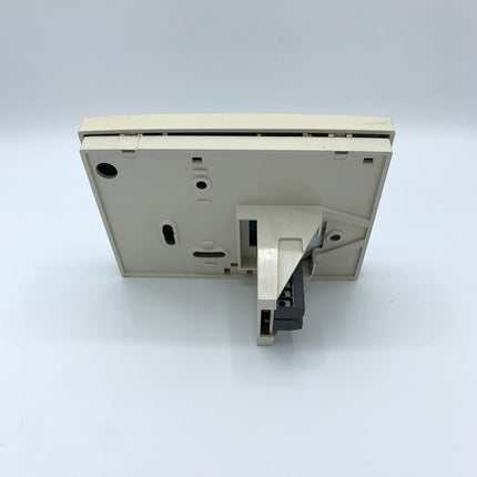 Carrier Thermostat 33CSTM-01 | Used
