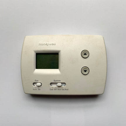 Honeywell Thermostat RTH3100C1002 | Used